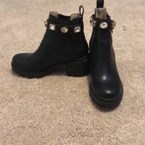 Steve Madden black boots